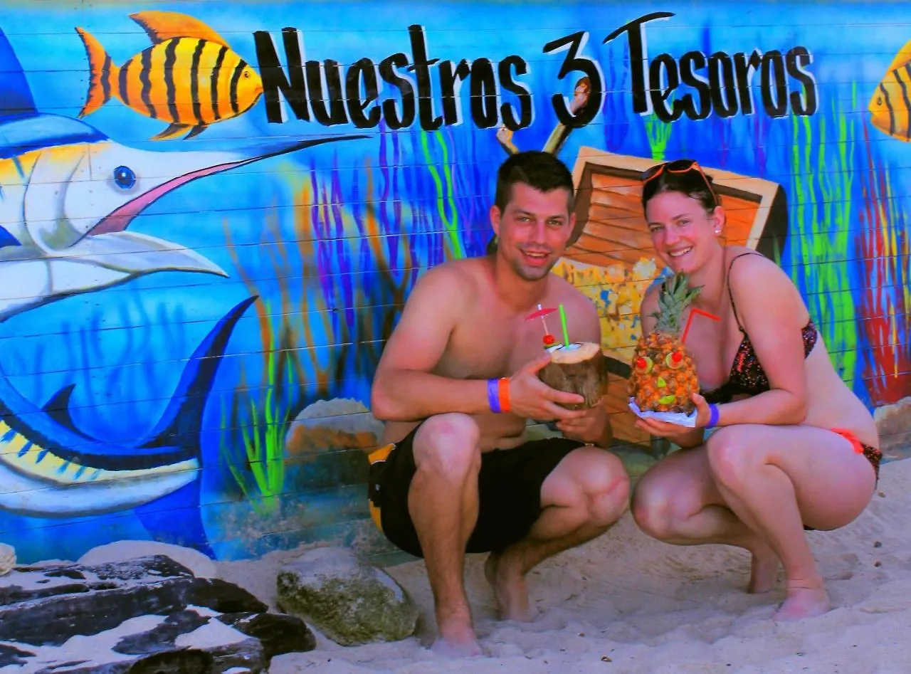Nuestros Tres Tesoros Hotel Cano de Loro Guest house